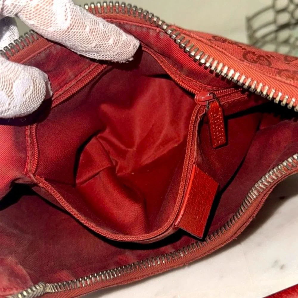 Gucci Red Shoulder Bag - Picture 10 of 16